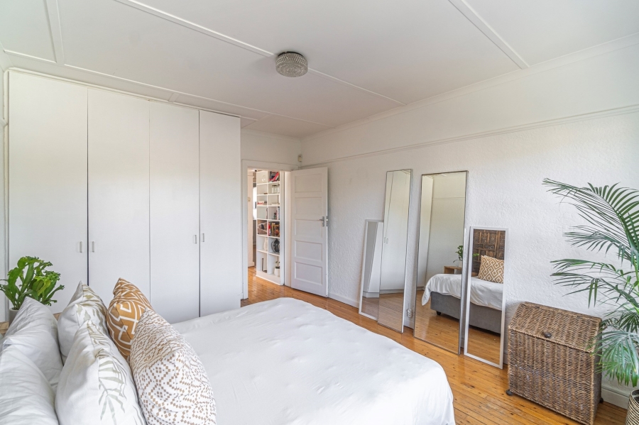 2 Bedroom Property for Sale in Vredehoek Western Cape